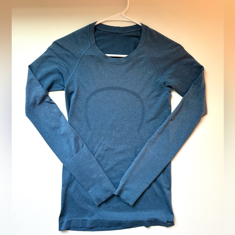 lululemon athletica Long Sleeve Crew in Teal Blue